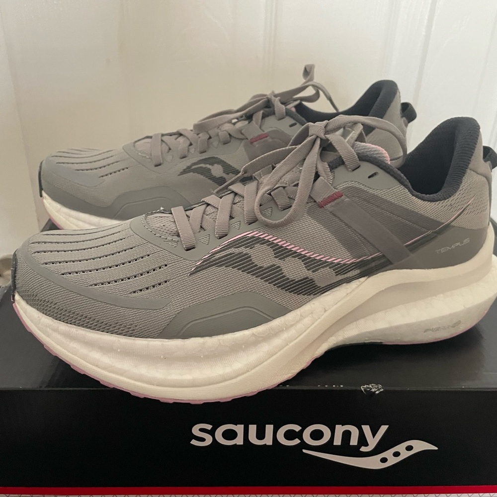 Saucony Women's Gray Athletic Shoes